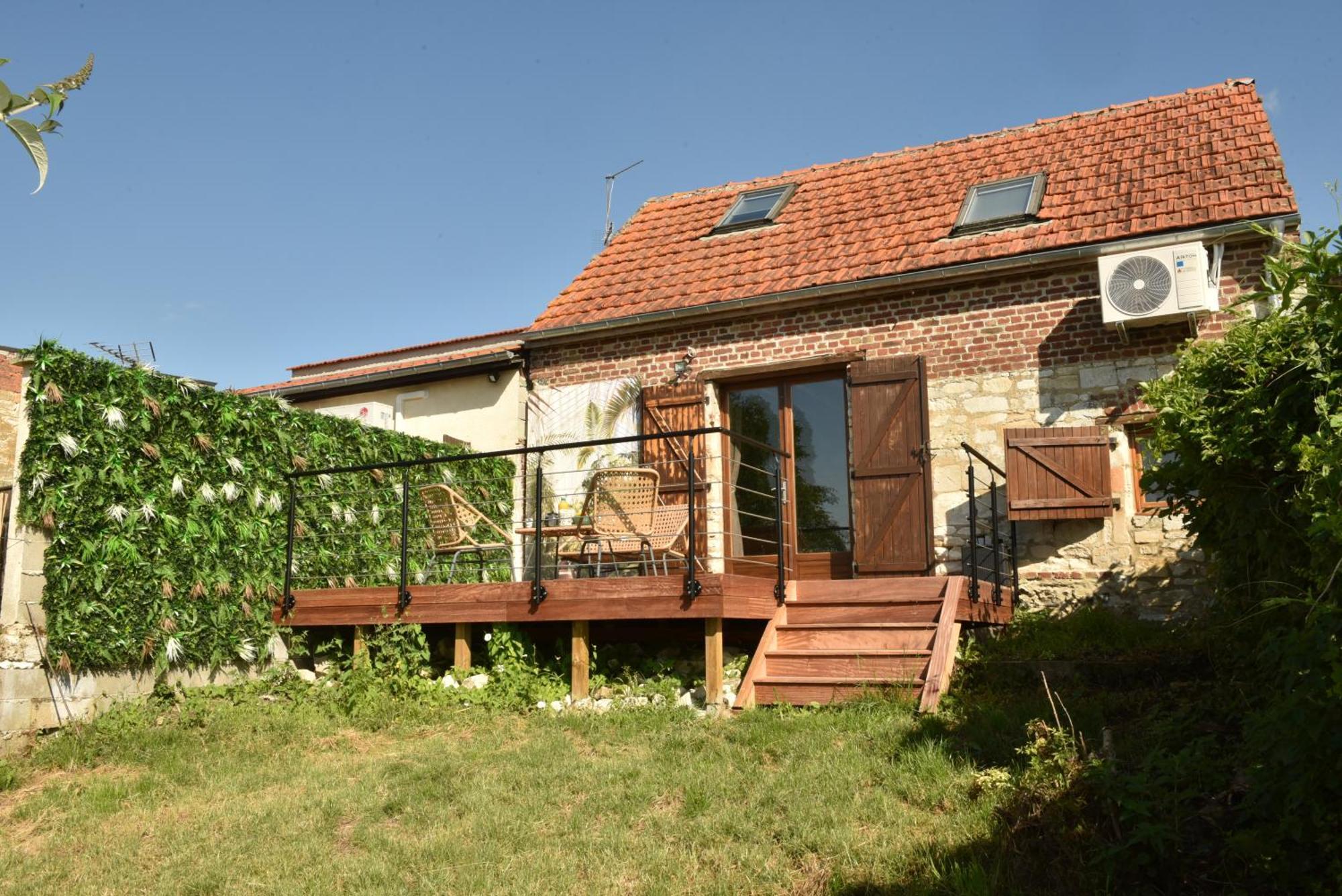 Maisonnette Du Bonheur - Vue Campagne - Baignoire Balneo 32 Jets - Lits Queen Size Vadencourt  Exterior foto