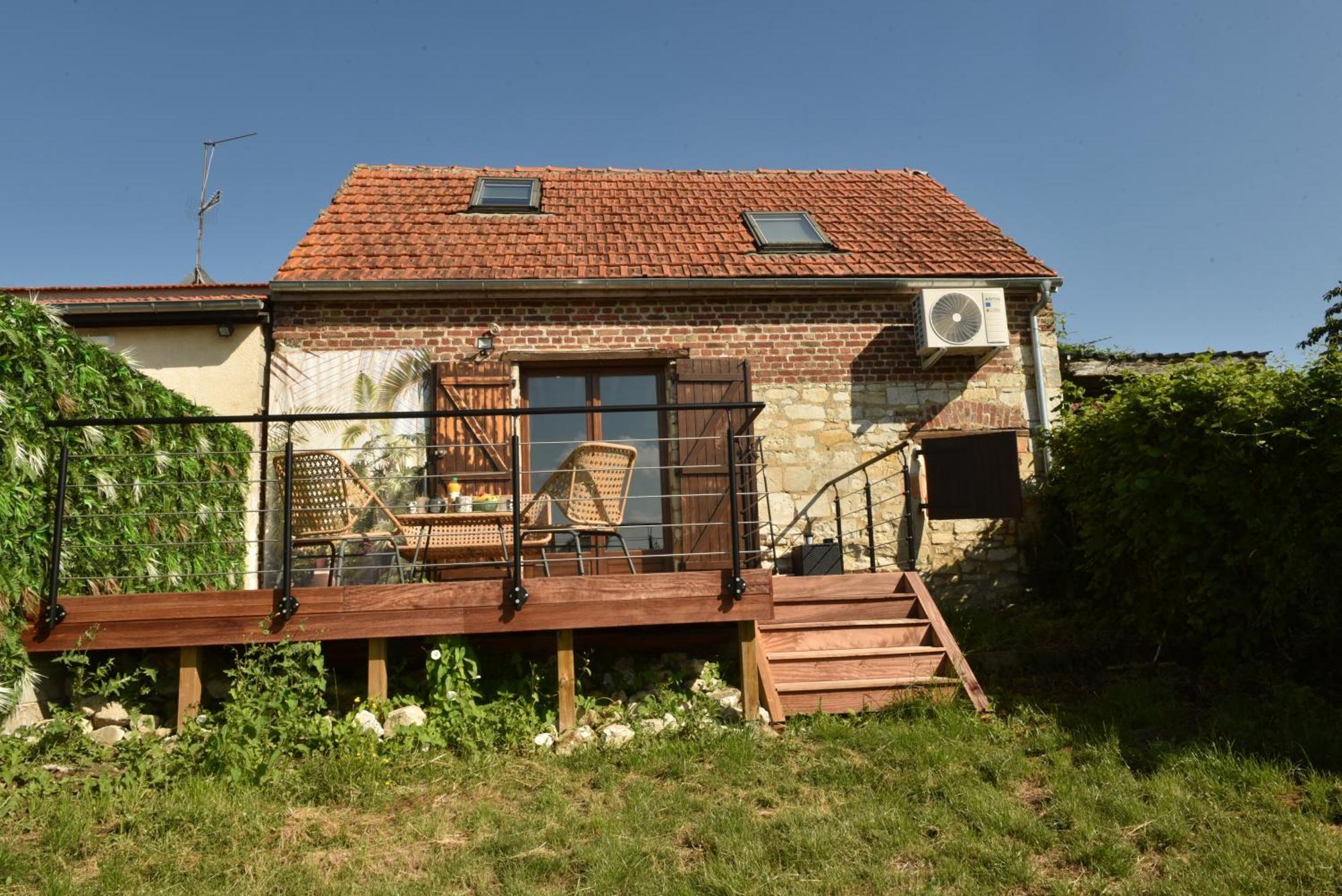 Maisonnette Du Bonheur - Vue Campagne - Baignoire Balneo 32 Jets - Lits Queen Size Vadencourt  Exterior foto